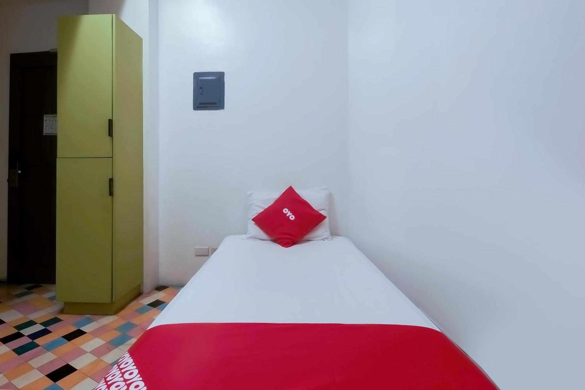Spot On Junction Hostel Makati City Luaran gambar