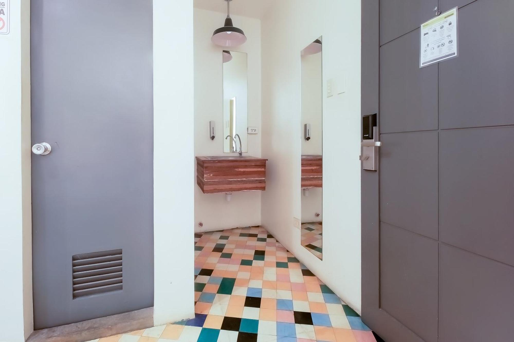 Spot On Junction Hostel Makati City Luaran gambar
