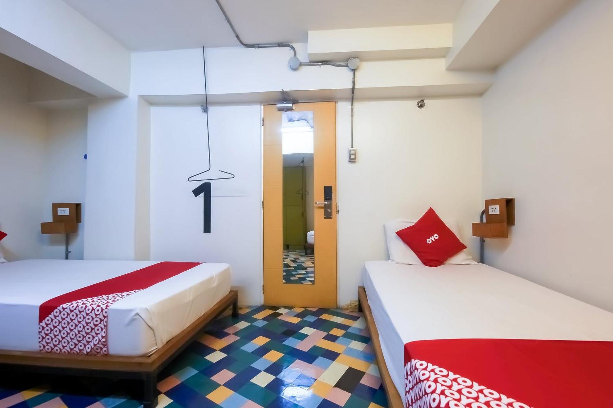 Spot On Junction Hostel Makati City Luaran gambar