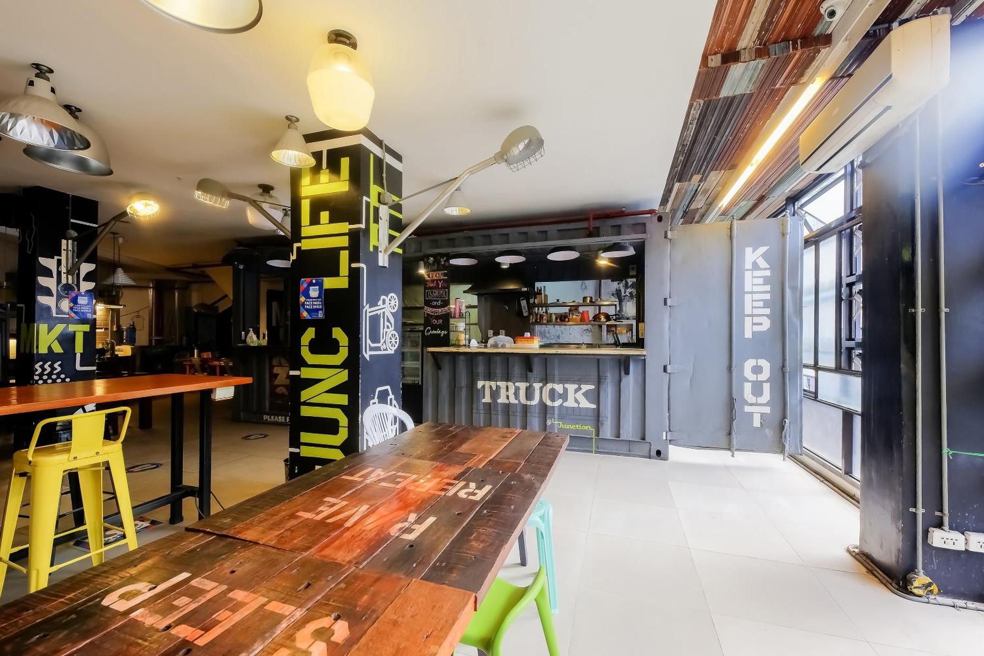 Spot On Junction Hostel Makati City Luaran gambar