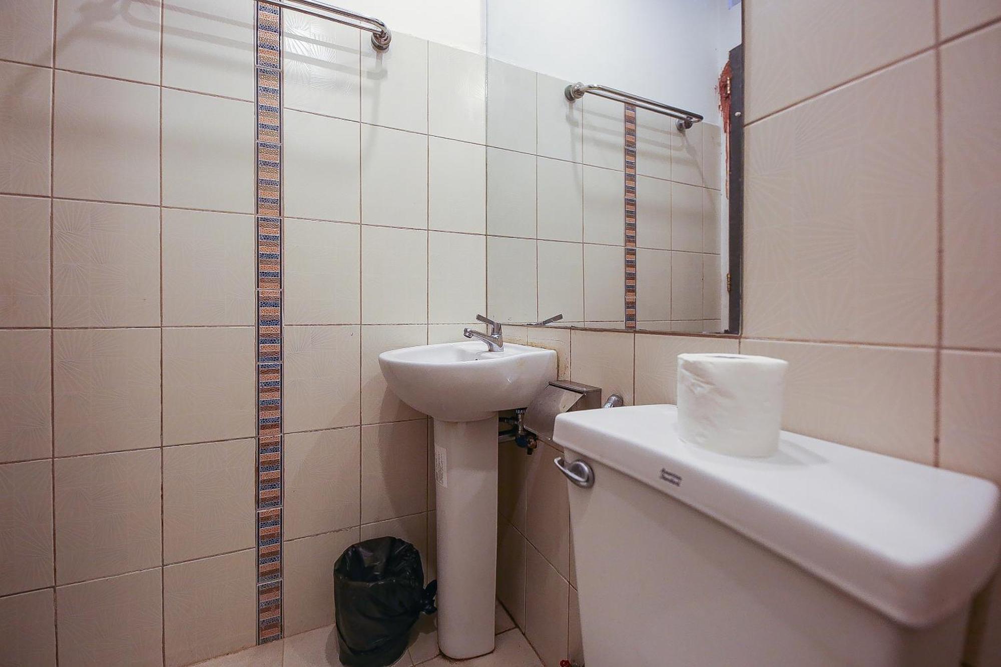 Spot On Junction Hostel Makati City Luaran gambar